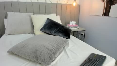 karlla_brown online show from October 3, 4:56 pm