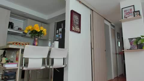 Karlye online show from April 16, 5:01 pm