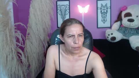 Snapshot of karlye_hot chatting on September 13, 1:57 am KARLYE online show from September 13, 1:57 am