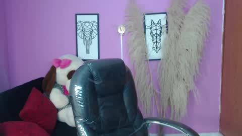 Snapshot of karlye_hot chatting on October 12, 3:53 am KARLYE online show from October 12, 3:53 am