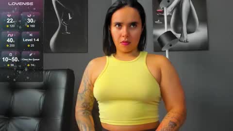 Snapshot of karlyjons_ chatting on October 20, 6:33 pm online show from October 20, 6:33 pm