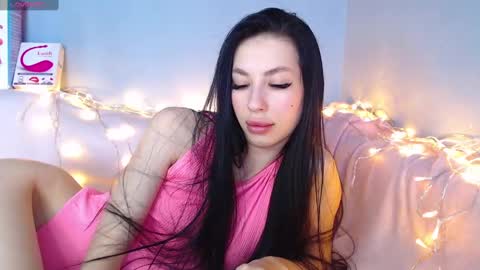 Snapshot of karolina_hottie_ chatting on March 8, 6:19 am Kira online show from March 8, 6:19 am