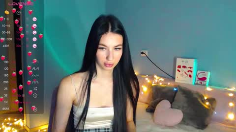Snapshot of karolina_hottie_ chatting on October 16, 1:52 am Kira online show from October 16, 1:52 am