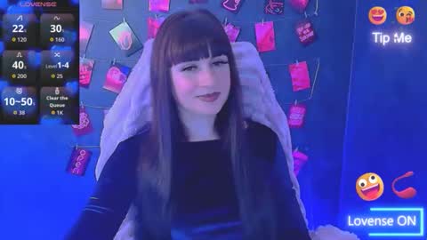 Caroline online show from February 3, 1:27 pm