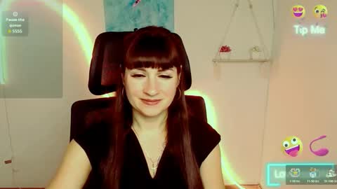 Caroline online show from November 5, 12:54 pm