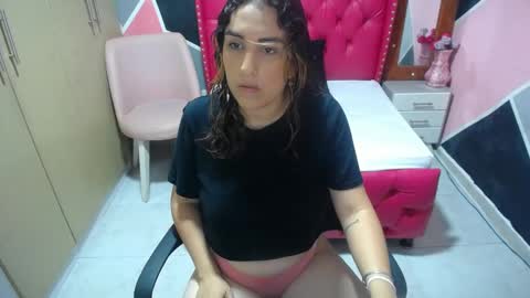 karoline_lov2 online show from January 28, 7:21 pm
