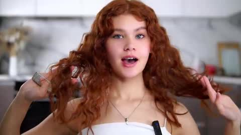 lina online show from November 26, 11:33 am