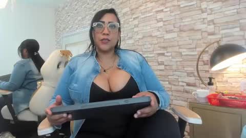 Snapshot of karolwestt chatting on October 7, 4:00 pm karolwestt online show from October 7, 4:00 pm
