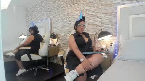 Snapshot of karolwestt chatting on October 3, 1:38 pm karolwestt online show from October 3, 1:38 pm