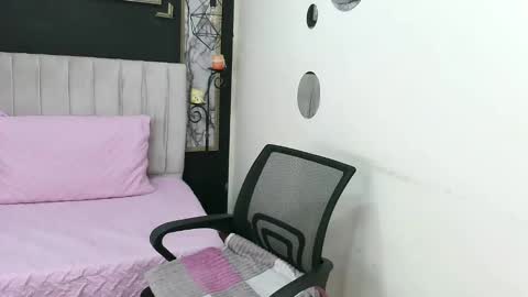 im Katalina online show from January 9, 8:44 pm