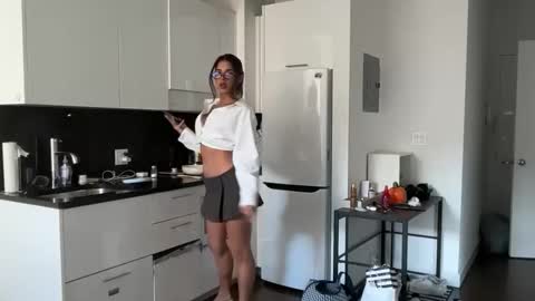 katarasimon online show from October 22, 4:45 pm