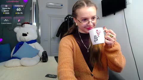 Snapshot of kate_jonson chatting on December 29, 8:33 am .Be kind and gentle with me and I will do my best for you. online show from December 29, 8:33 am