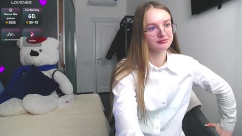 Snapshot of kate_jonson chatting on December 7, 8:00 am .Be kind and gentle with me and I will do my best for you. online show from December 7, 8:00 am