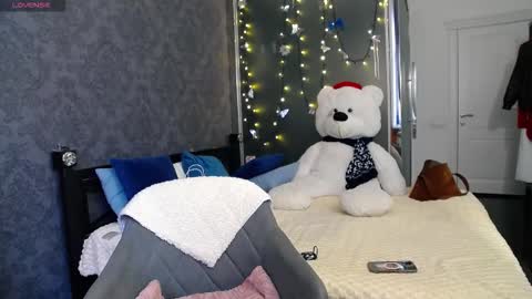 Snapshot of kate_jonson chatting on October 10, 12:10 pm .Be kind and gentle with me and I will do my best for you. online show from October 10, 12:10 pm