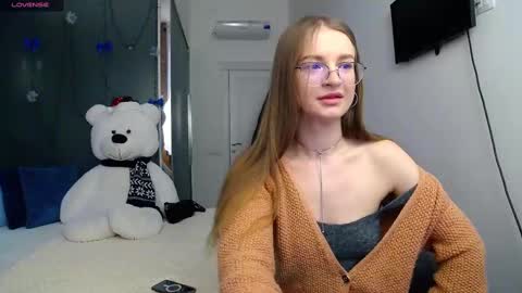 Snapshot of kate_jonson chatting on February 11, 8:26 am .Be kind and gentle with me and I will do my best for you. online show from February 11, 8:26 am