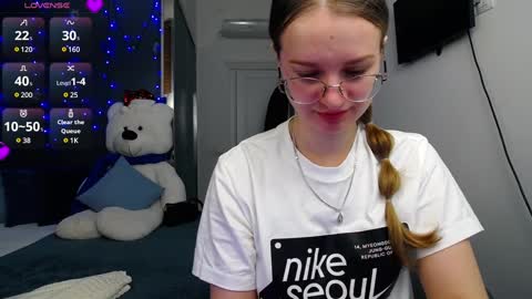 Snapshot of kate_jonson chatting on January 8, 8:27 am .Be kind and gentle with me and I will do my best for you. online show from January 8, 8:27 am