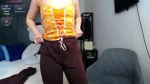 Snapshot of kate_jonson chatting on February 12, 7:34 am .Be kind and gentle with me and I will do my best for you. online show from February 12, 7:34 am