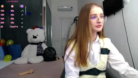 Snapshot of kate_jonson chatting on March 3, 12:31 pm .Be kind and gentle with me and I will do my best for you. online show from March 3, 12:31 pm