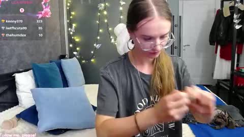 Snapshot of kate_jonson chatting on September 16, 10:34 am .Be kind and gentle with me and I will do my best for you. online show from September 16, 10:34 am