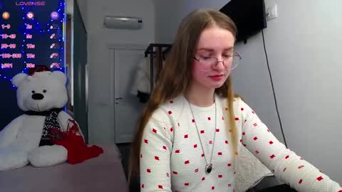 Snapshot of kate_jonson chatting on February 27, 12:45 pm .Be kind and gentle with me and I will do my best for you. online show from February 27, 12:45 pm