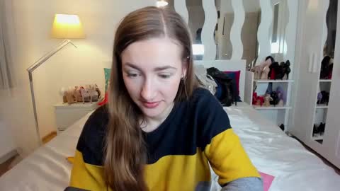 Snapshot of kate_redgar chatting on March 6, 4:28 pm kate_redgar online show from March 6, 4:28 pm
