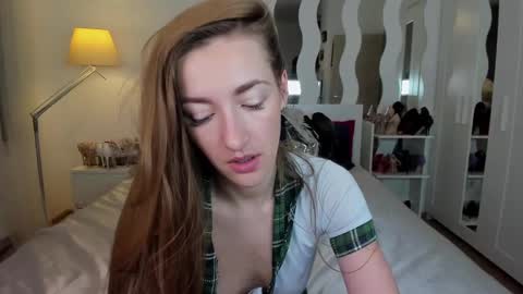 Snapshot of kate_redgar chatting on February 28, 4:53 pm kate_redgar online show from February 28, 4:53 pm