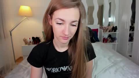 Snapshot of kate_redgar chatting on February 1, 3:18 pm kate_redgar online show from February 1, 3:18 pm