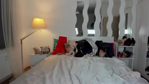 Snapshot of kate_redgar chatting on February 23, 5:56 pm kate_redgar online show from February 23, 5:56 pm