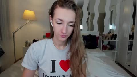 Snapshot of kate_redgar chatting on February 5, 3:31 pm kate_redgar online show from February 5, 3:31 pm