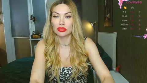 Therapist online show from April 16, 10:45 pm