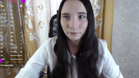 Snapshot of katecrash chatting on March 10, 10:39 am YourKate online show from March 10, 10:39 am