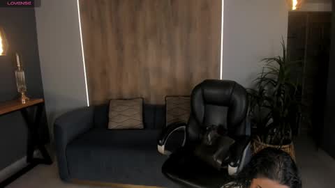 K A T E  online show from March 7, 12:12 pm