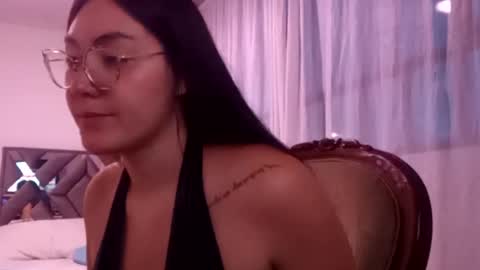 Snapshot of katha_steele_ chatting on December 17, 10:44 am catalina online show from December 17, 10:44 am