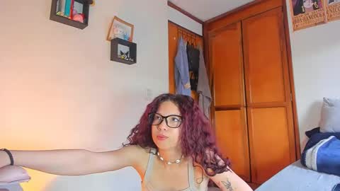 Snapshot of kathc_19 chatting on January 25, 8:53 pm Katerine online show from January 25, 8:53 pm