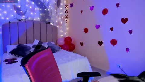 Snapshot of katherin_smith_ chatting on February 9, 6:16 pm kathe online show from February 9, 6:16 pm