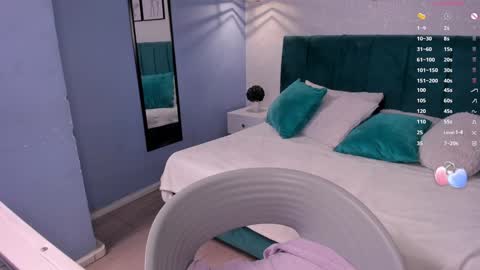 Snapshot of katherin_smith_ chatting on December 10, 4:13 am kathe online show from December 10, 4:13 am