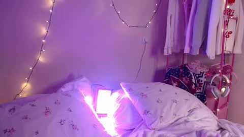 Katie Deville online show from January 18, 6:48 pm