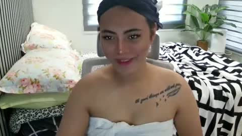 katiefrox  online show from February 11, 2:14 am