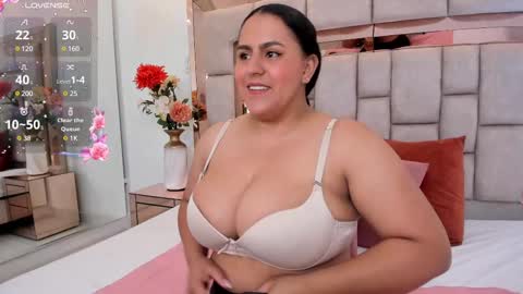Snapshot of katleya_lewiis chatting on January 18, 12:15 pm Katleya Lewiis online show from January 18, 12:15 pm
