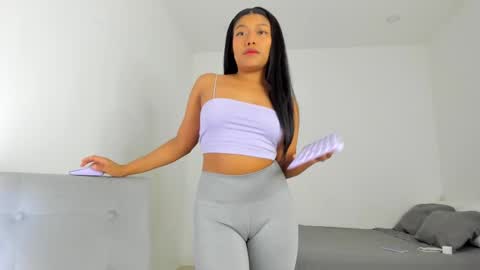 Snapshot of katnees_correa chatting on March 8, 6:19 am Follow me on instagram and twitter as correaktnees online show from March 8, 6:19 am