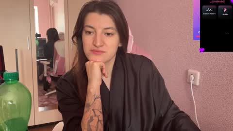 Snapshot of katrin_kristal chatting on February 21, 9:45 am naked in pvt show 100 tk online show from February 21, 9:45 am