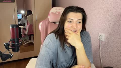 Snapshot of katrin_kristal chatting on February 2, 3:28 pm naked in pvt show 100 tk online show from February 2, 3:28 pm