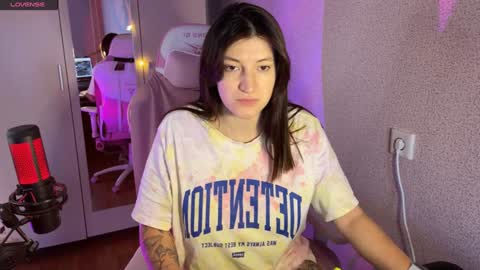 Snapshot of katrin_kristal chatting on January 17, 11:27 am naked in pvt show 100 tk online show from January 17, 11:27 am