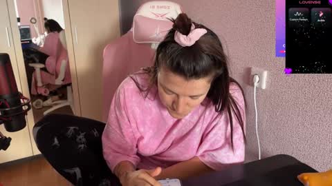 Snapshot of katrin_kristal chatting on January 24, 9:28 am naked in pvt show 100 tk online show from January 24, 9:28 am