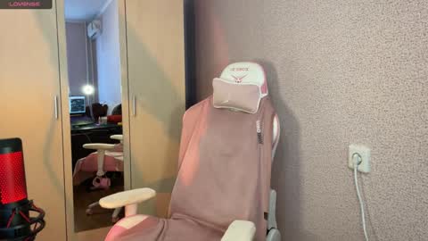 Snapshot of katrin_kristal chatting on January 18, 12:36 pm naked in pvt show 100 tk online show from January 18, 12:36 pm