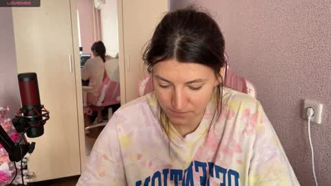 Snapshot of katrin_kristal chatting on January 30, 8:54 am naked in pvt show 100 tk online show from January 30, 8:54 am