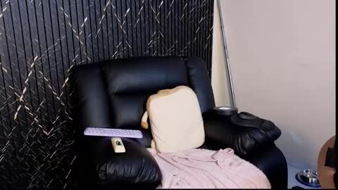 Snapshot of katt_bdsm chatting on September 26, 6:49 pm Katt online show from September 26, 6:49 pm