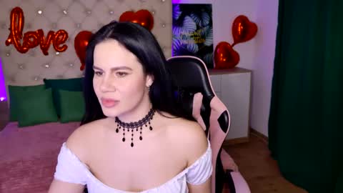 KattieSims online show from February 6, 6:02 pm