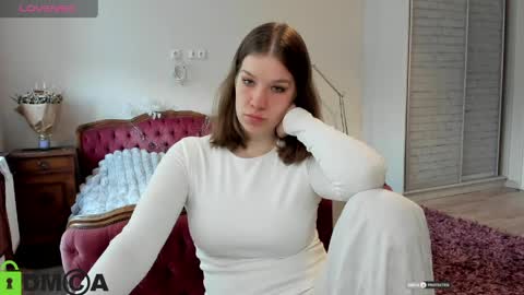 kattybellyr online show from April 8, 3:14 pm