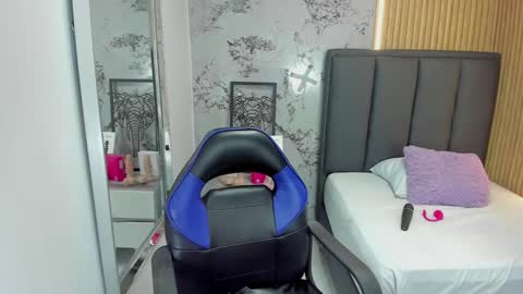 Snapshot of katy_brownn_ chatting on September 27, 12:56 pm KATY online show from September 27, 12:56 pm